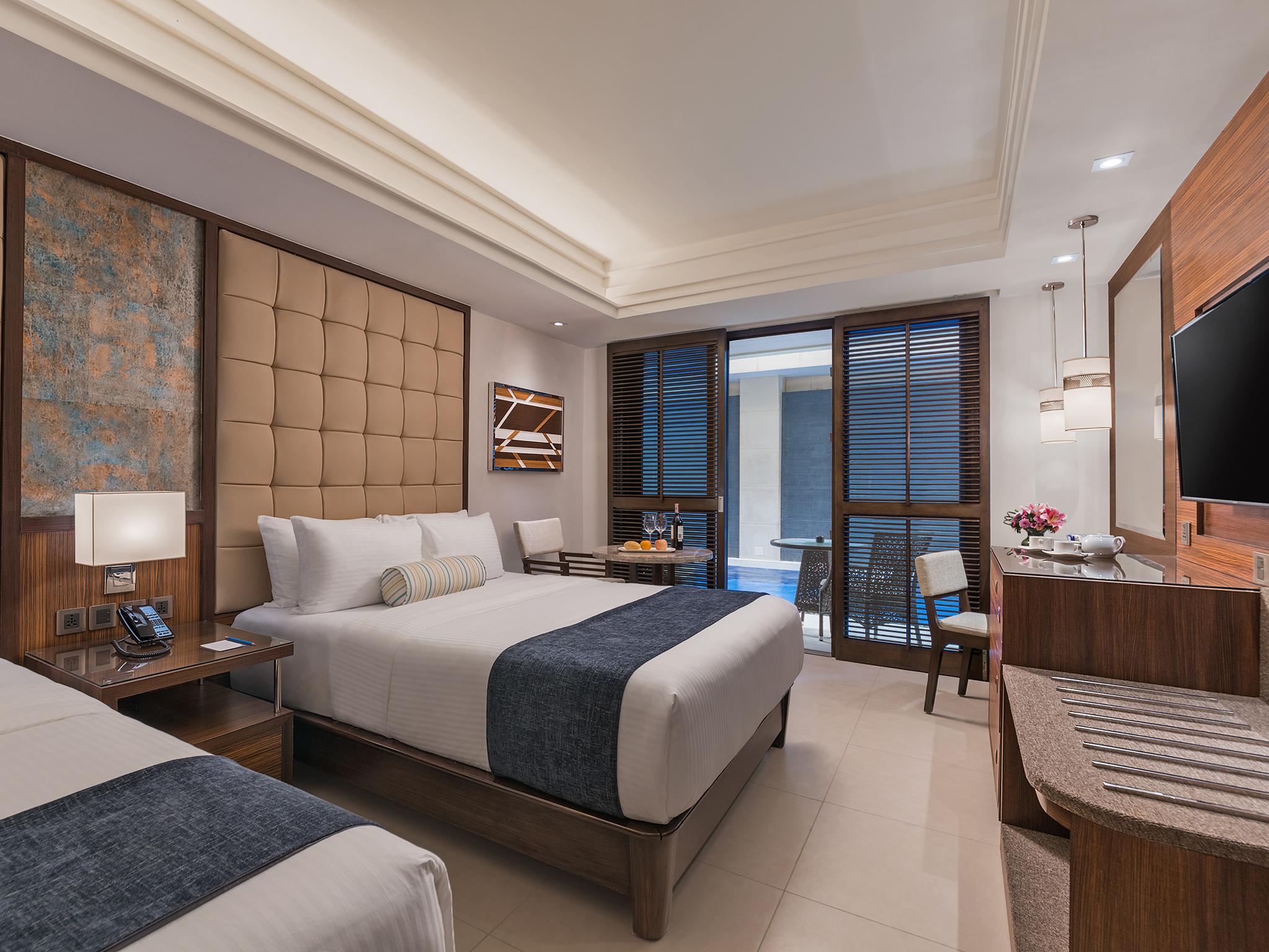 赫纳恩尊贵海滩度假酒店 Balabag  外观 照片 Deluxe Room