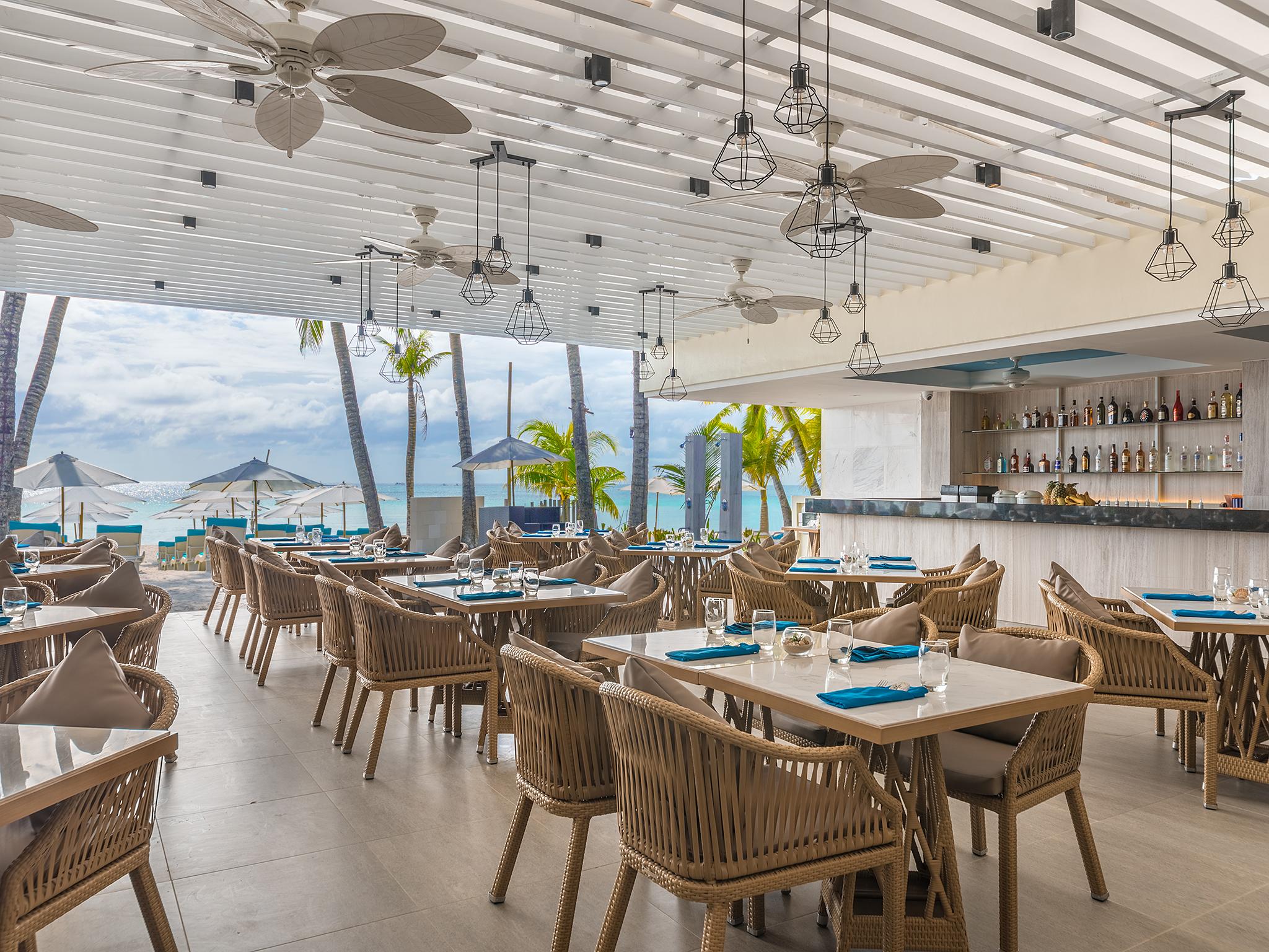 赫纳恩尊贵海滩度假酒店 Balabag  外观 照片 The Beach Club