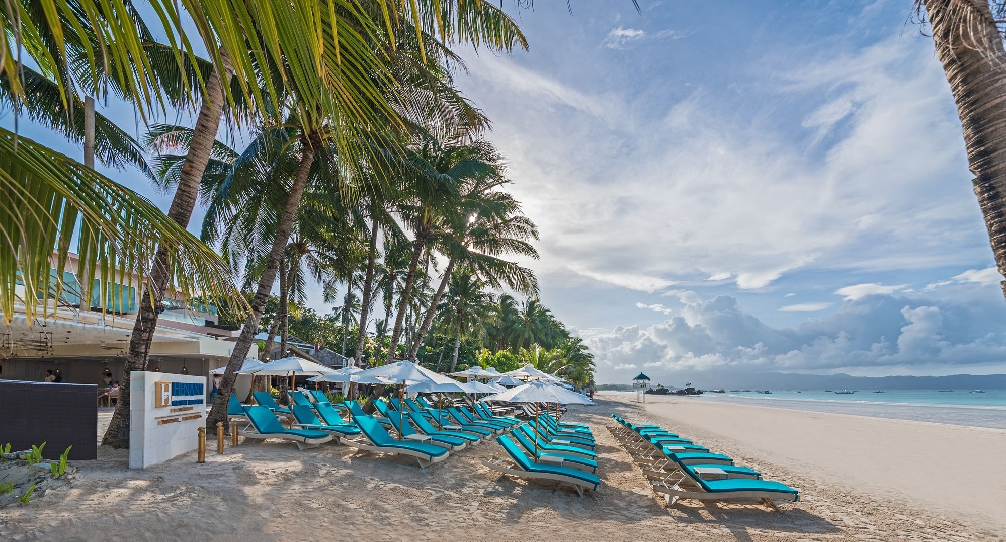 赫纳恩尊贵海滩度假酒店 Balabag  外观 照片 Beach at the resort