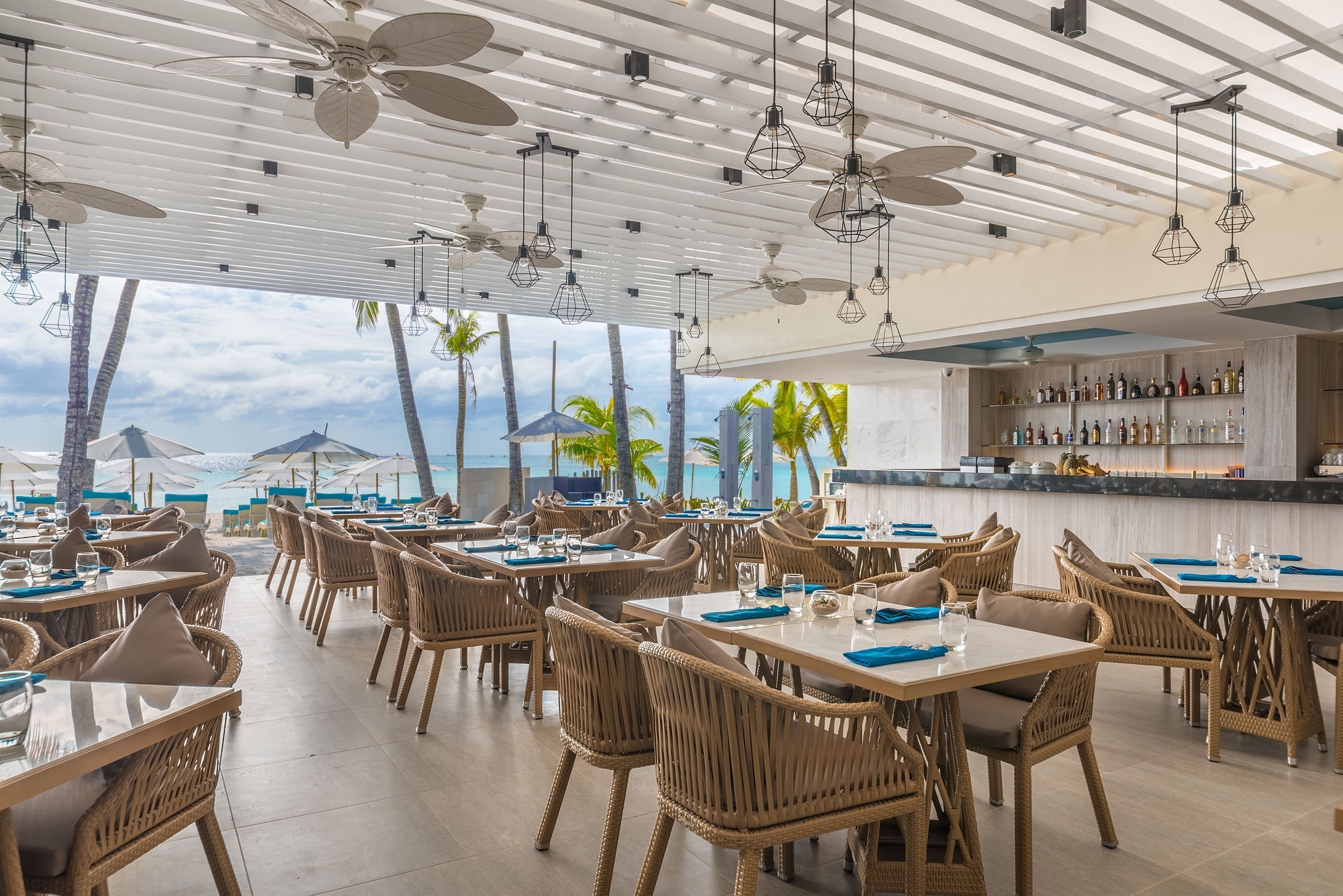 赫纳恩尊贵海滩度假酒店 Balabag  外观 照片 The Beach Club